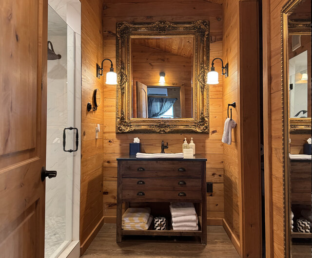 Image 2 for 208B (Studio Grande Room)