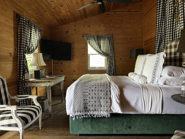 Image 1 for 208B (Studio Grande Room)