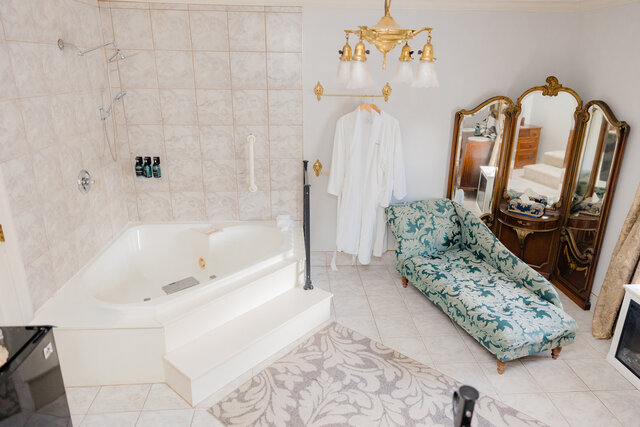 Image 5 for THE VICTORIAN SUITE