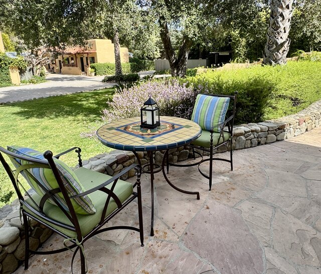 Image 7 for Deluxe King Suite w/ Courtyard