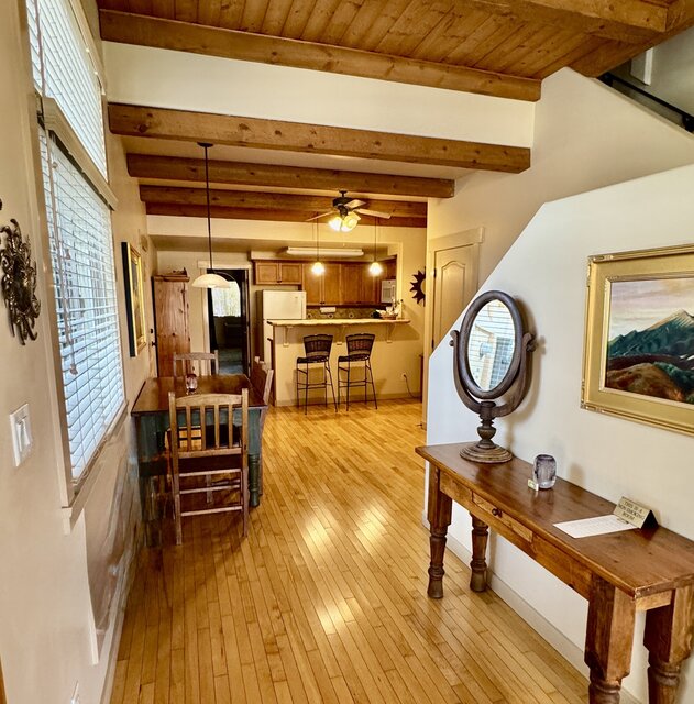 Image 2 for Deluxe King Suite w/ Courtyard