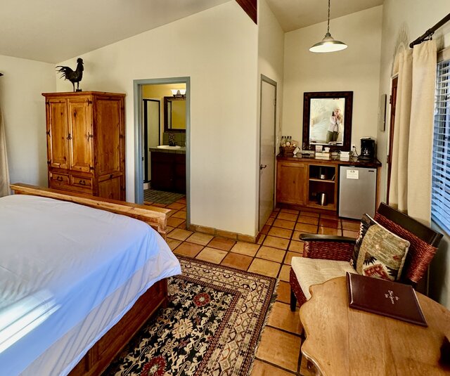 Image 3 for King Room