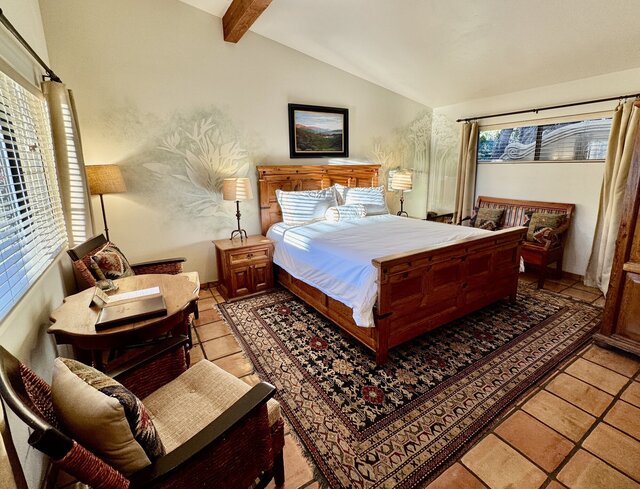 Image 2 for King Room