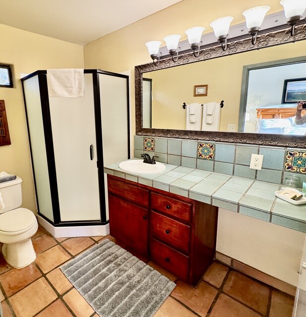 Image 4 for King Room