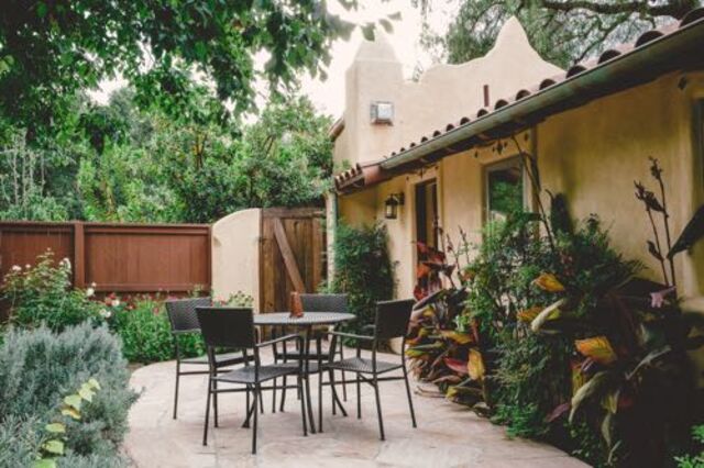 Image 7 for Queen Bungalow w/ Patio Courtyard & Kitchenette