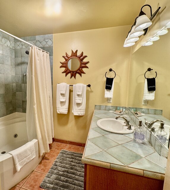 Image 6 for Deluxe King Balcony Suite w/ Kitchen