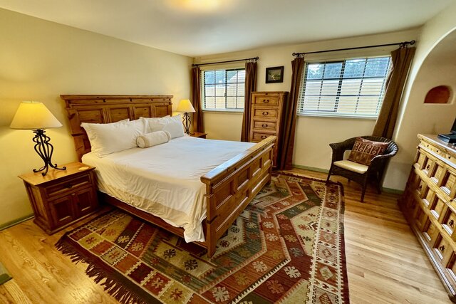 Image 4 for 1 Bedroom Standard King Suite w/ Kitchen