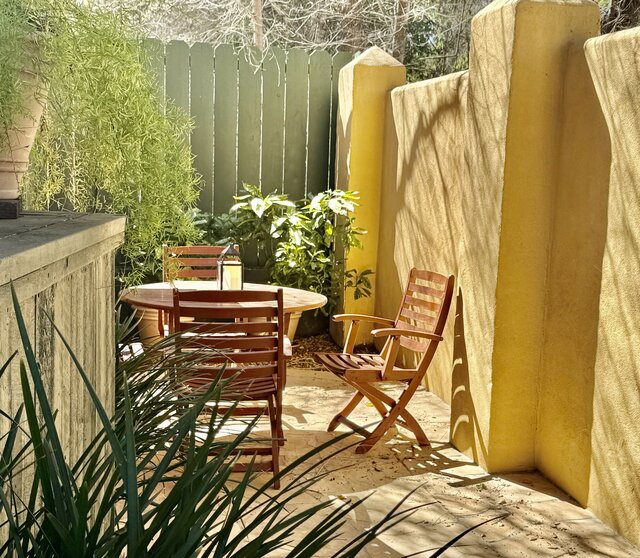 Image 8 for 2 Bedroom Bungalow w/ Patio Courtyard & Kitchen