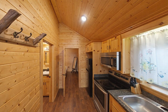 Image 4 for Cabin #12 Comfy One‑Bedroom Cabin with Kitche