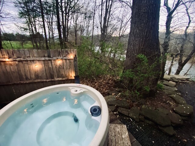 Image 4 for River Retreat (Cabin C1)