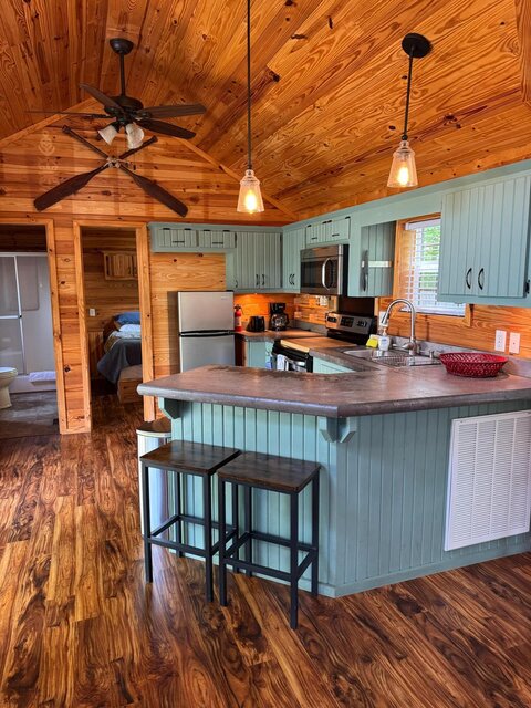 Image 4 for Log Cabin (LC)