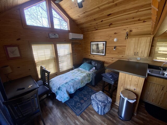 Image 9 for Loft Cabin (Cabin C2)