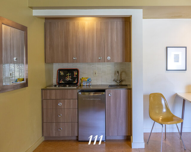 Image 5 for Hideaway Suite