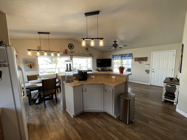 Image 7 for R-A3 Waterfront 2 Bed Rental