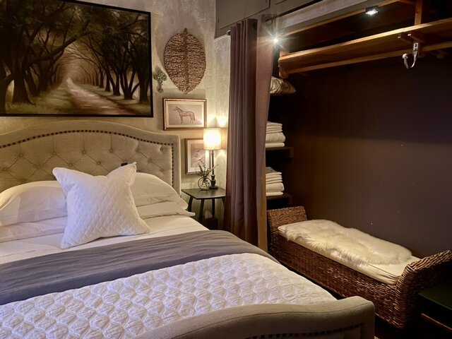 Image 20 for Pine Cone