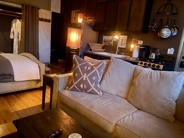 Image 12 for Pine Cone