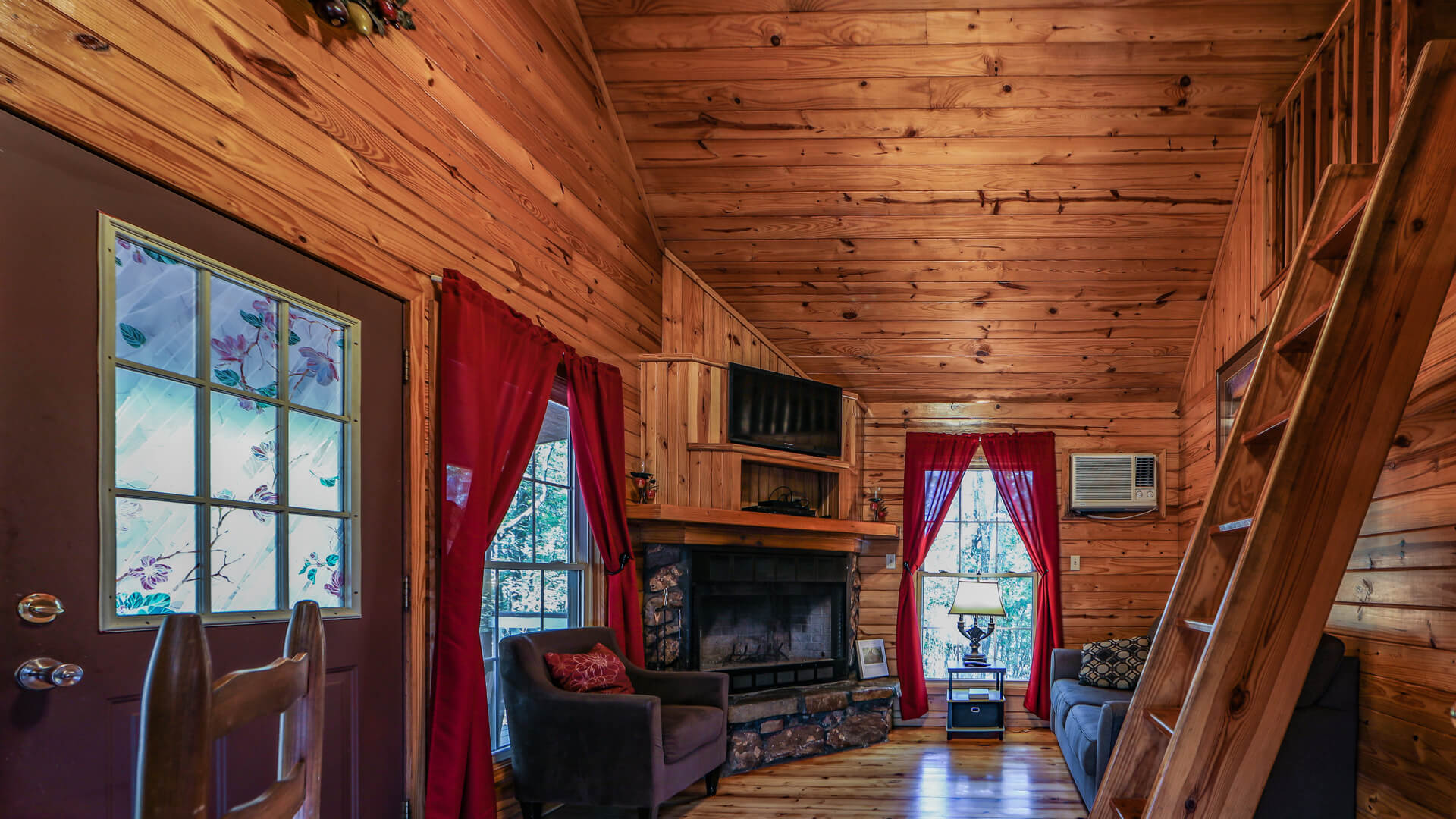 RiverView Cabins and Canoes A Little Country Cabin