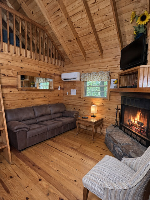 Image 1 for 04) Sunflowers (sleeps 4)