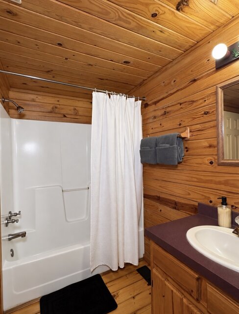 Image 8 for 06) Country Charm  (sleeps 7)