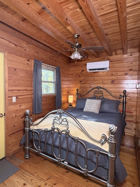 Image 3 for 04) Sunflowers (sleeps 4)