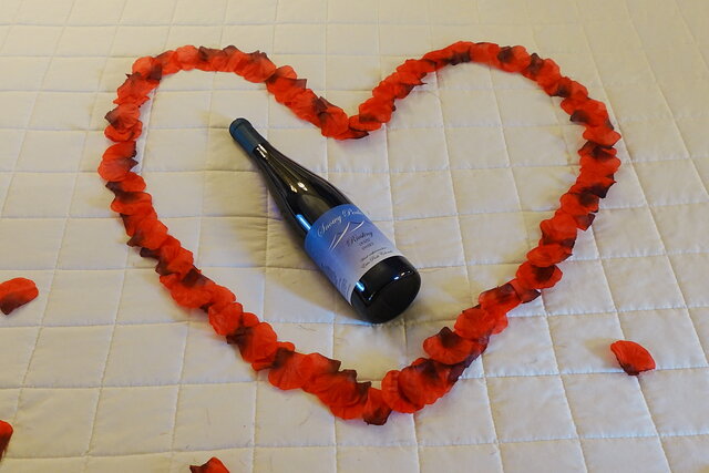 Image 1 for Romance Wine Delivery from Snowy Peaks