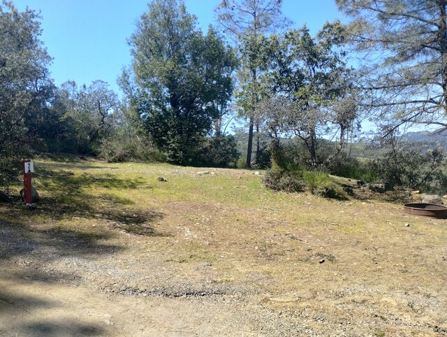 Image 3 for 06) Lakeview Campsite 6