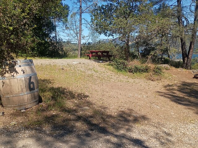 Image 2 for 06) Lakeview Campsite 6