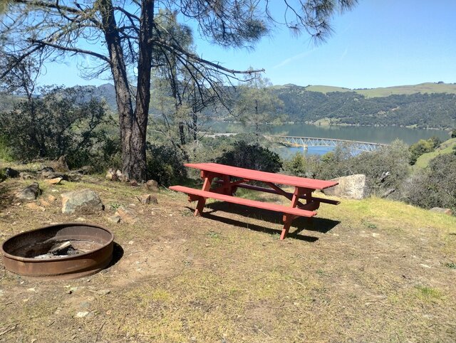 Image 1 for 06) Lakeview Campsite 6