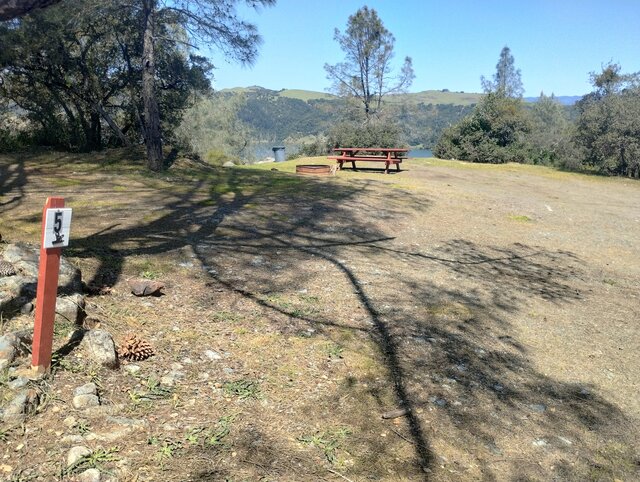 Image 3 for 09) Large Lakeview Campsite 9