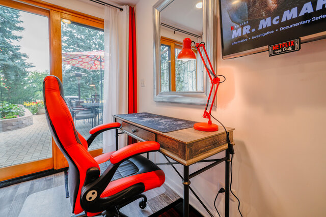 Image 6 for The Red King Room DETACHED PRIVATE Bathroom