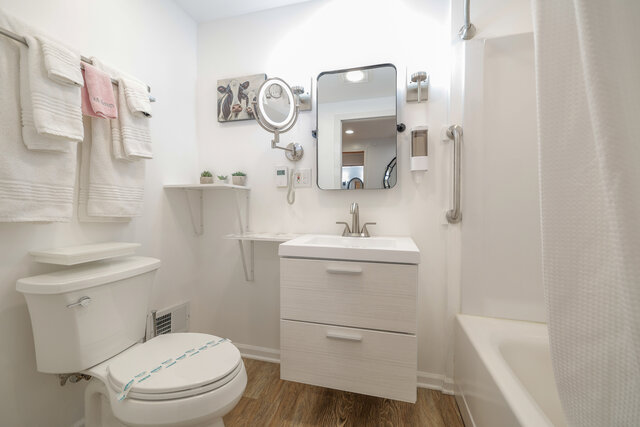 Image 11 for The Red King Room with Attached Luxury Bathroom