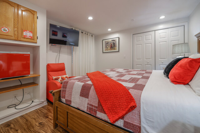 Image 5 for The Red King Room with Attached Luxury Bathroom