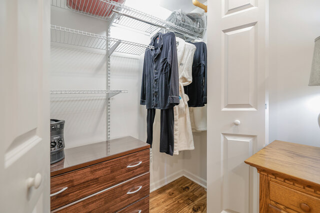 Image 8 for The Red King Room with Attached Luxury Bathroom