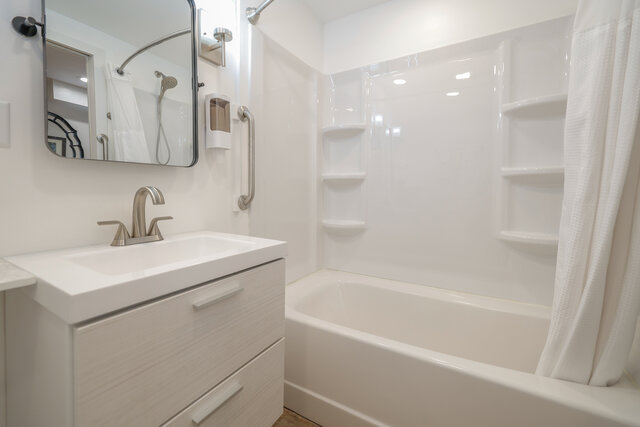 Image 12 for The Red King Room with Attached Luxury Bathroom