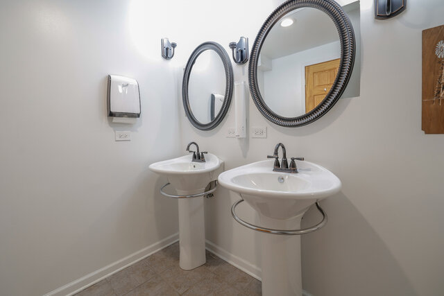 Image 9 for The Red King Room DETACHED PRIVATE Bathroom