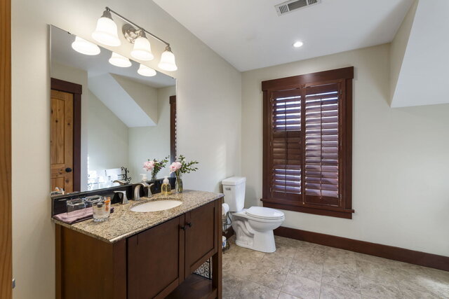 Image 5 for Room 5 King Bed