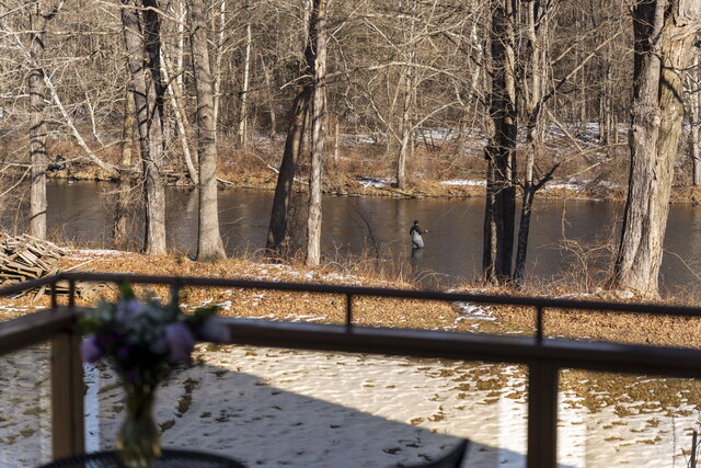 Image 9 for Room 2 King Bed, FP, River View ,Private Deck