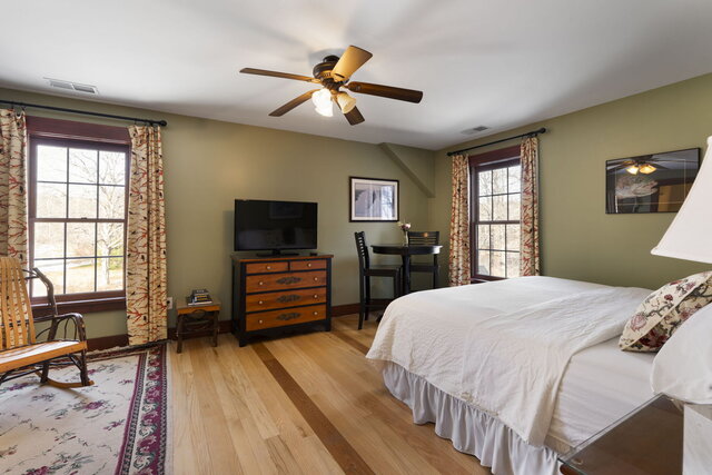 Image 2 for Room 5 King Bed