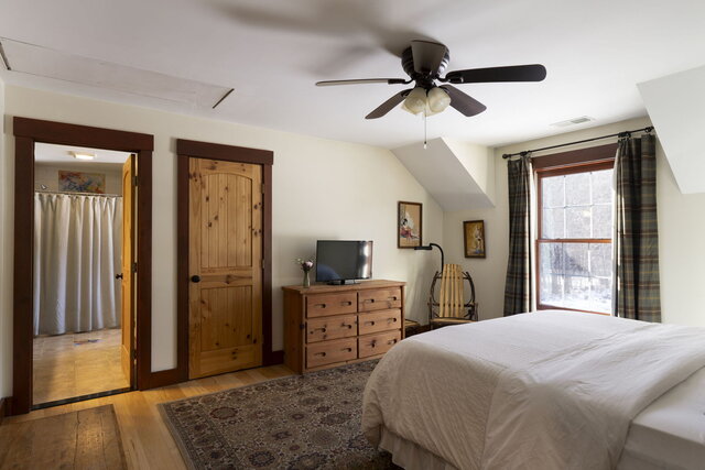 Image 2 for Room 4 King Bed