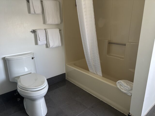 Image 4 for Inn King Waterview