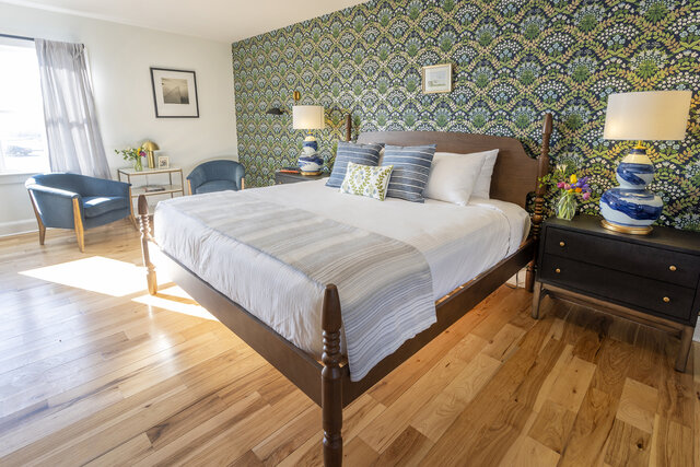 Image 3 for Harborview Deluxe King