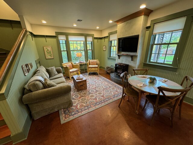 Image 2 for CARRIAGE HOUSE SUITE