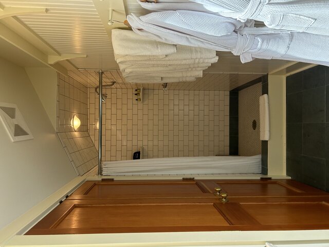 Image 11 for CARRIAGE HOUSE SUITE