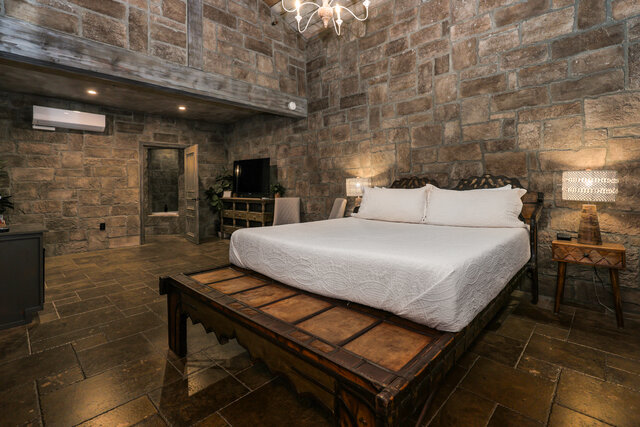 Image 1 for Room #3 California King