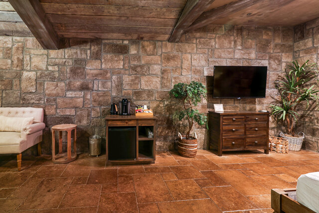 Image 2 for Room #4 King