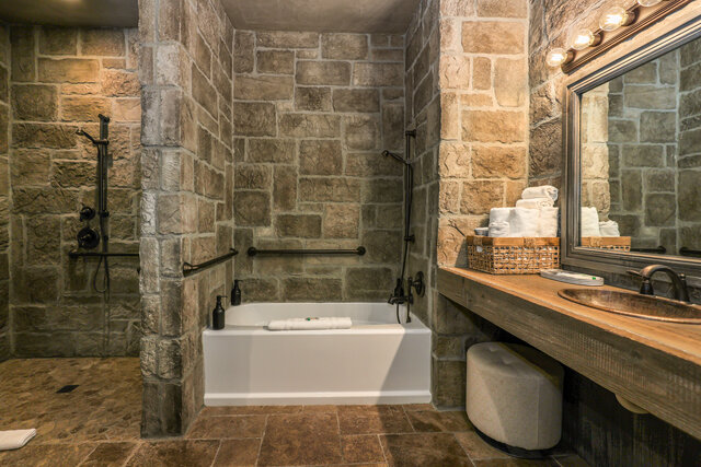 Image 2 for Room#2 King (ADA/Accessible)