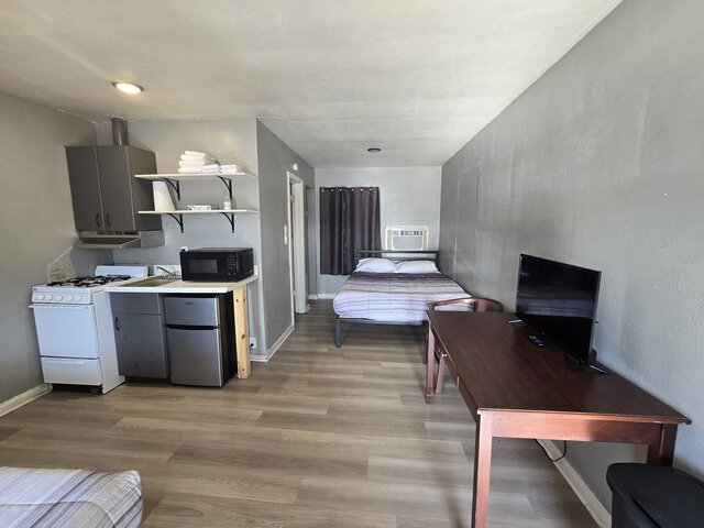 Image 2 for Double Queen Non Smoking Kitchenette