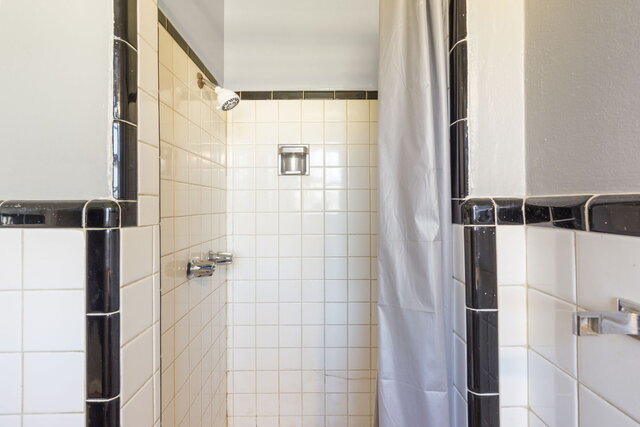 Image 3 for Double Queen -Non- Smoking- Kitchenette