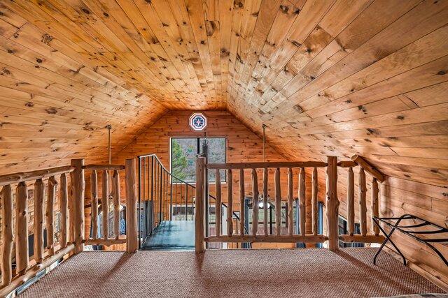 Image 8 for Treetop Loft