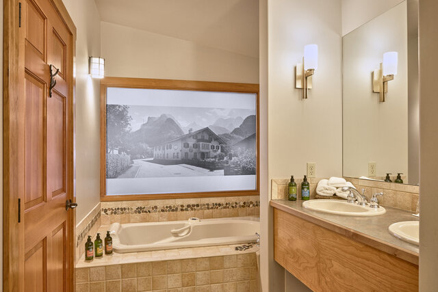 Image 4 for Spring Suite @ Landhaus Erika (21+ guests only)